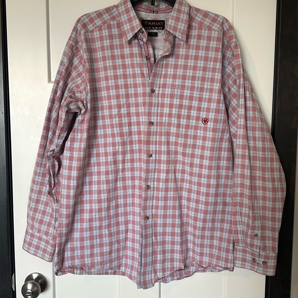 Ariat Men's  Plaid Button Down Shirt western shirt